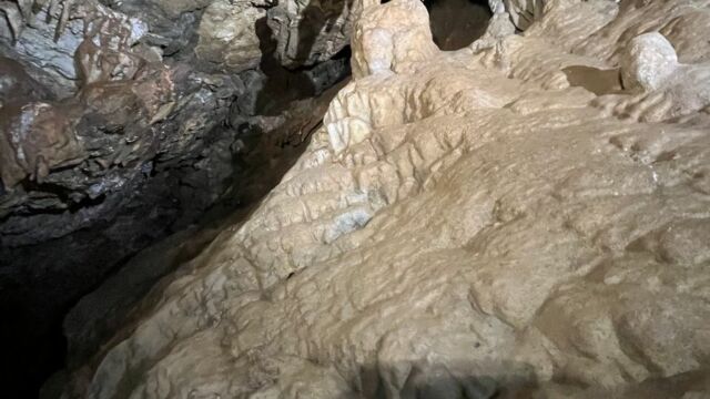 Aperture: 2
Camera: iPhone 13 mini
Iso: 800
Orientation: 1 2024-03-17-Grottes-San-Michele-Oubliee-Steph JCLM 009