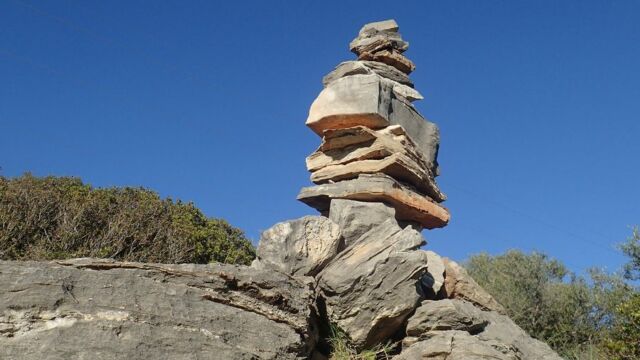 Aperture: 8
Camera: TG-4
Iso: 100
Orientation: 1 Le cairn
