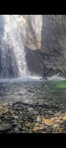 Screenshot 20250608 192955 Photos2